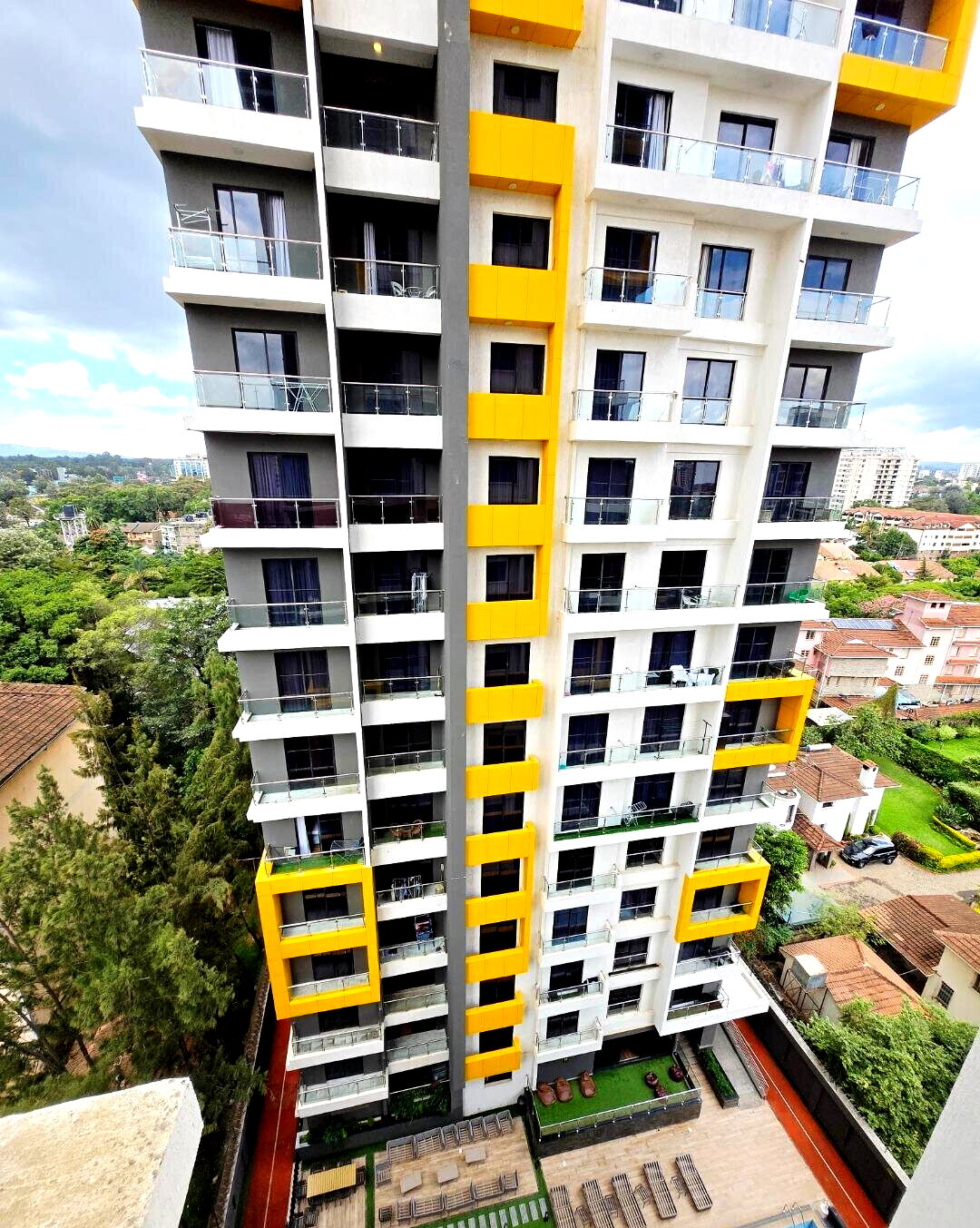2BR Manhattan-Style Apartment with Heated Pool & Gym - Kilimani