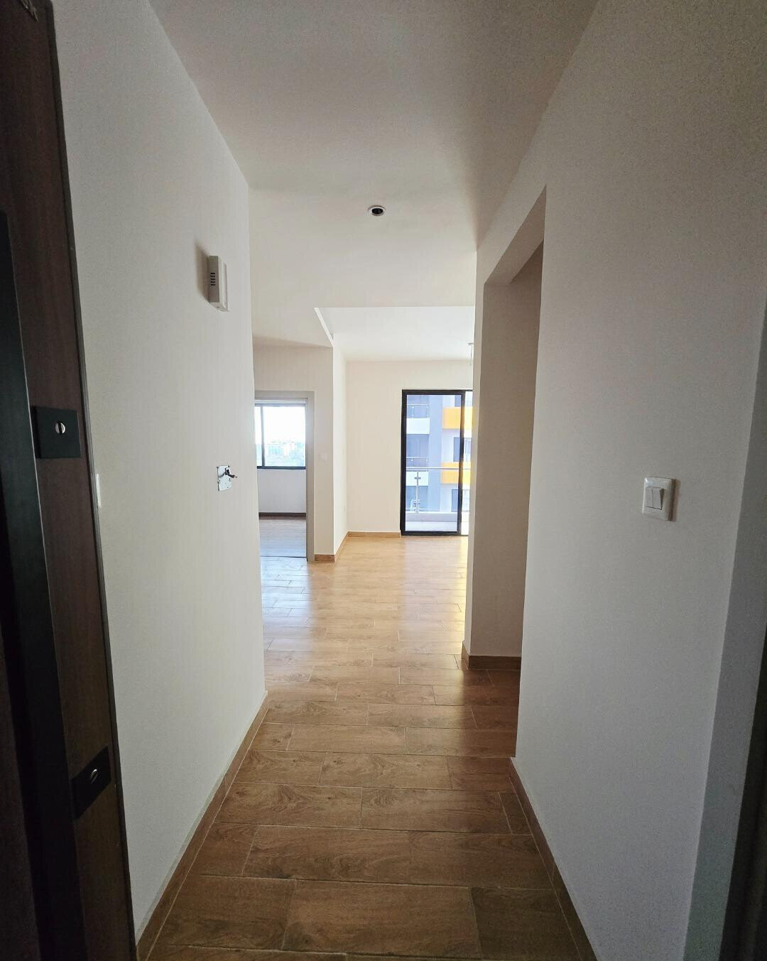 2BR Manhattan-Style Apartment with Heated Pool & Gym - Kilimani