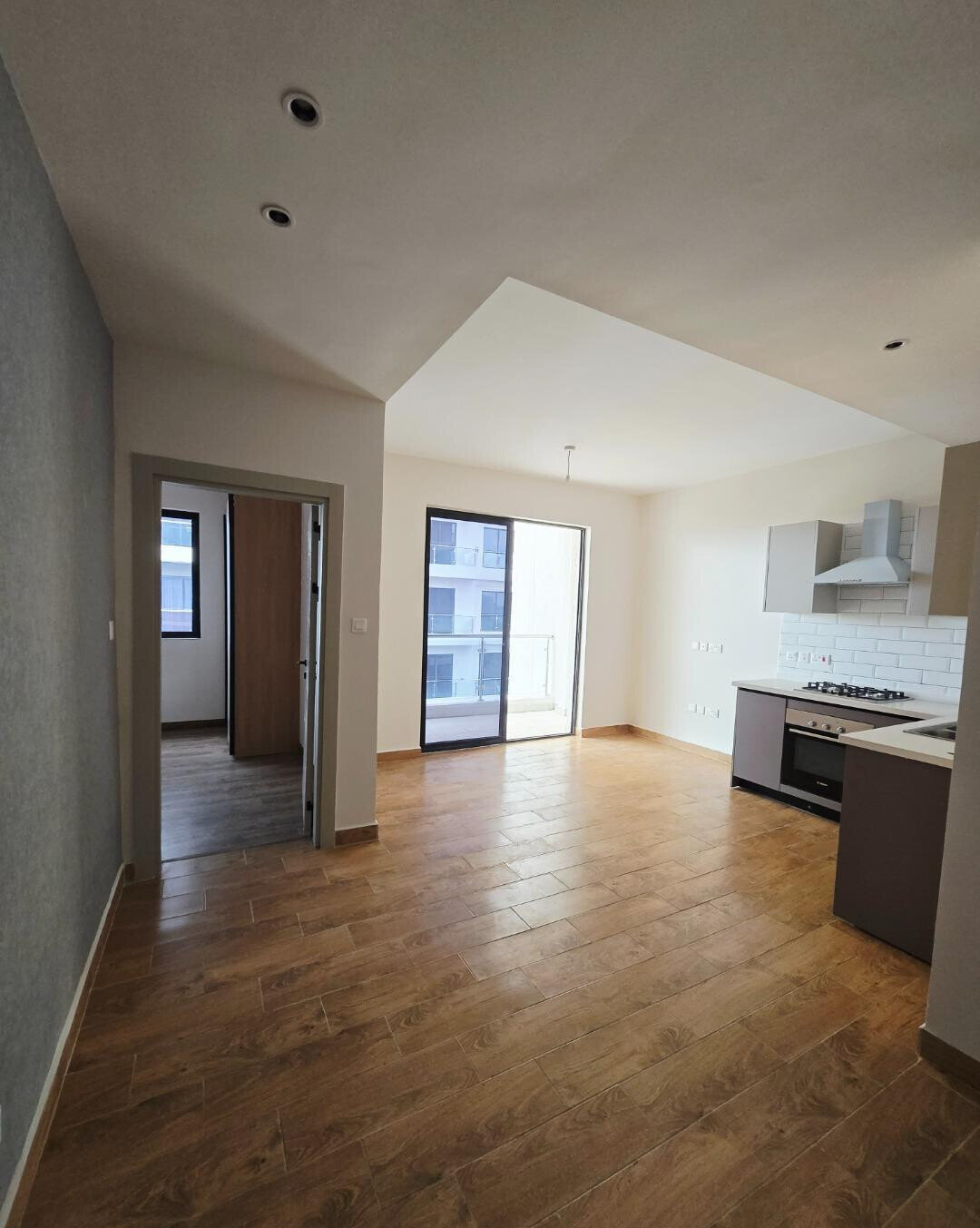 2BR Manhattan-Style Apartment with Heated Pool & Gym - Kilimani