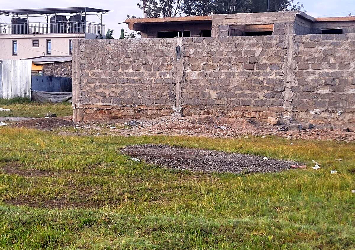 0.1 Acre Garden Plot with Parking for KSh 1.6M