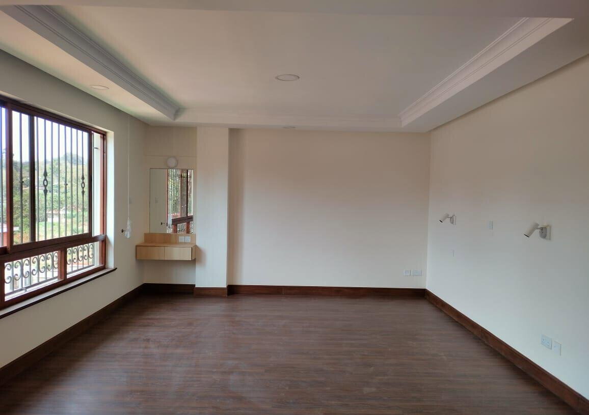 5BR Open-Concept Townhouse with Breakfast Bar - Spring Valley