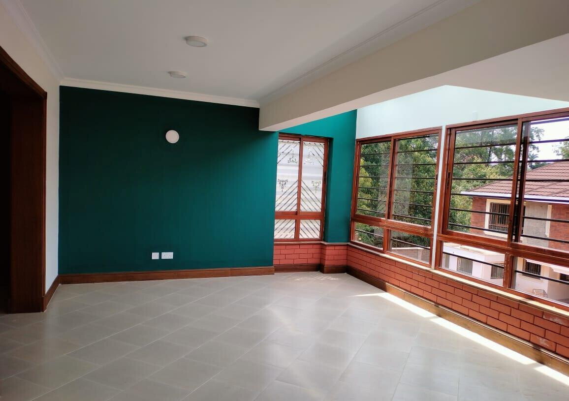 5BR Open-Concept Townhouse with Breakfast Bar - Spring Valley