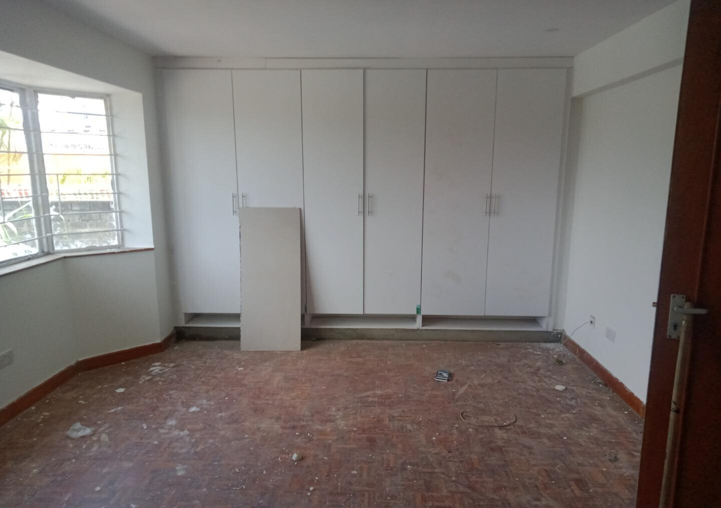 Modernised 4BR Townhouse with SQ & Private Garden - Westlands