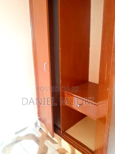 2 Bedrooms to Let - Image 3