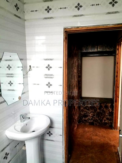 4bdrm Bungalow in Ngata, Nakuru Town West for sale - Image 7