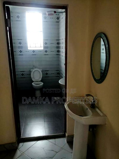 4bdrm Bungalow in Ngata, Nakuru Town West for sale - Image 4