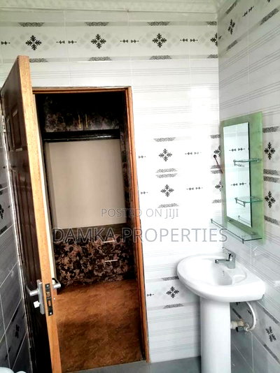 4bdrm Bungalow in Ngata, Nakuru Town West for sale - Image 10