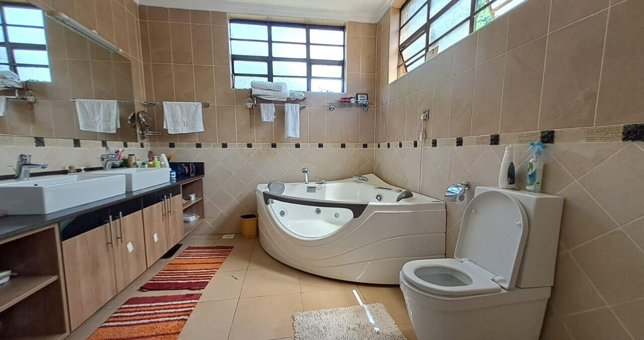 4-Ensuite Townhouse with Private Pool & Power Backup - Lower Kabete