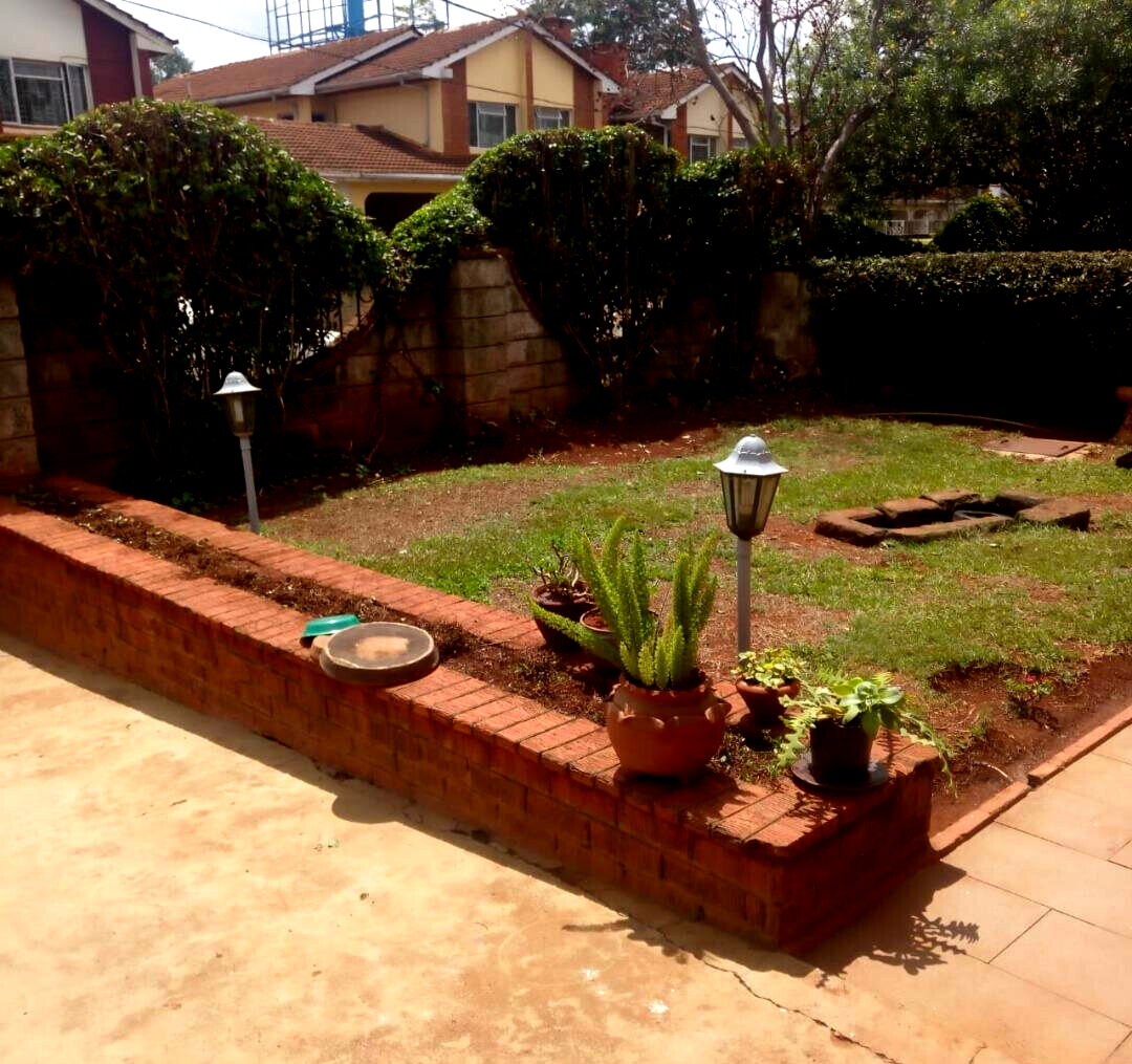 4-Bed Townhouse with Private Garden & DSQ - Lavington