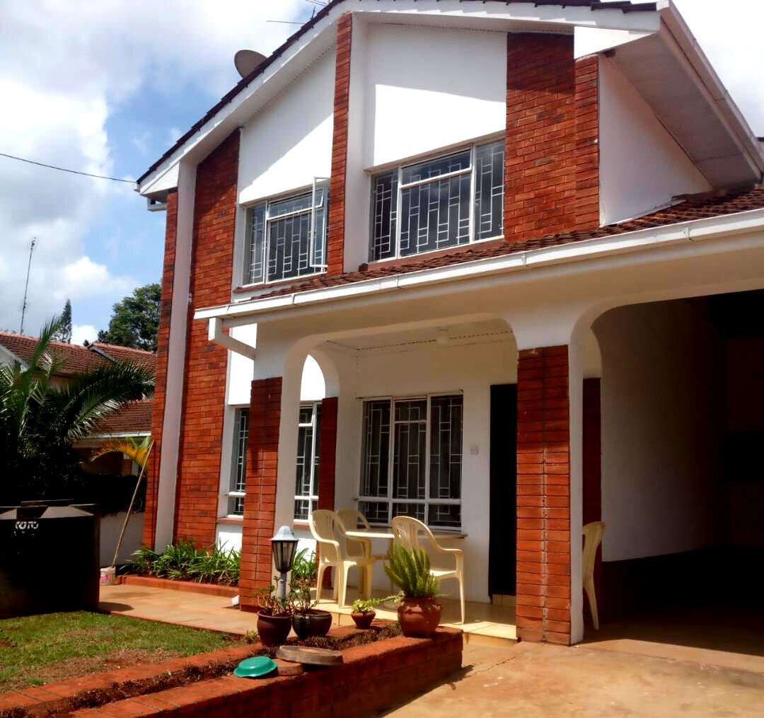 4-Bed Townhouse with Private Garden & DSQ - Lavington