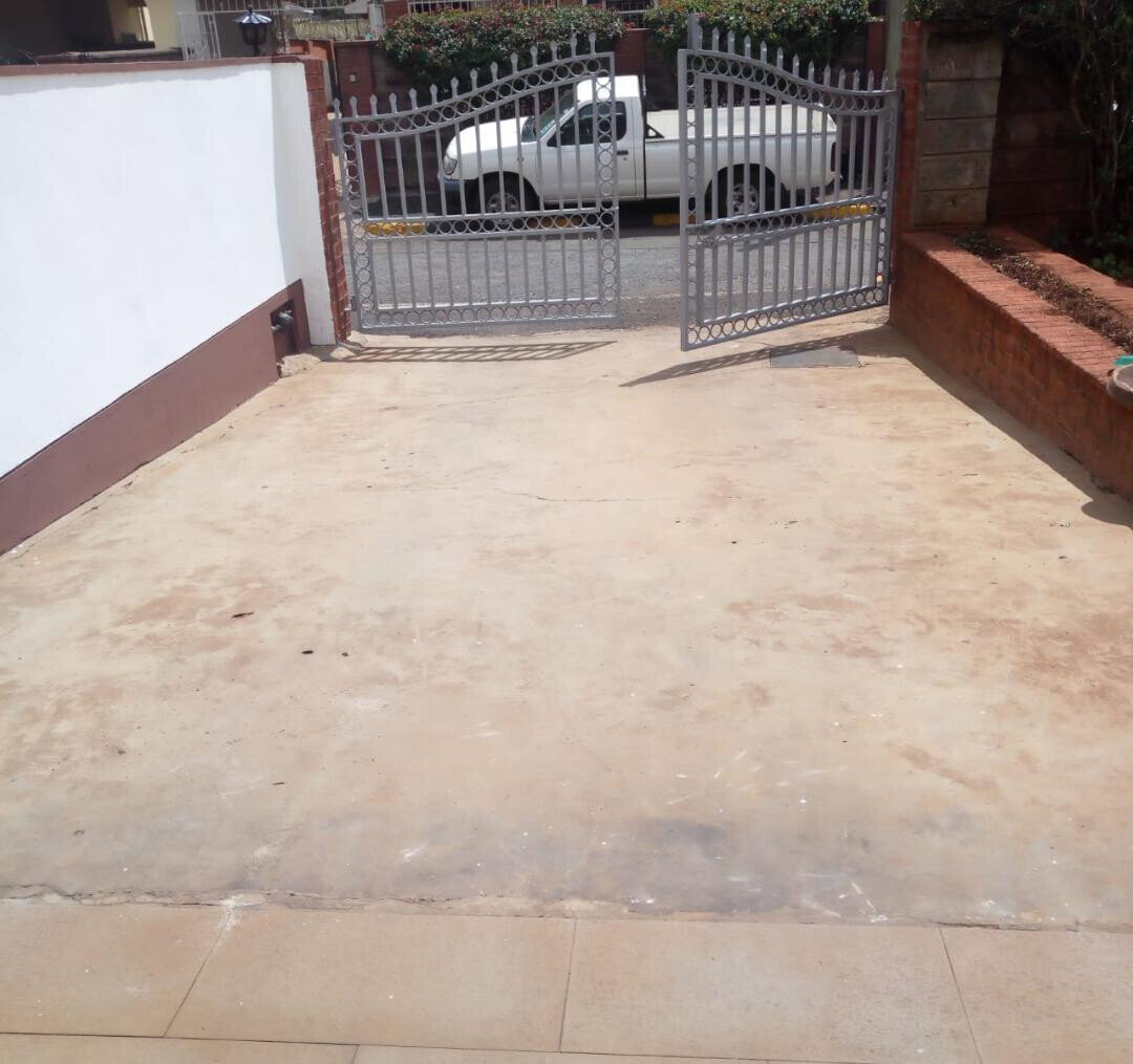 4-Bed Townhouse with Private Garden & DSQ - Lavington