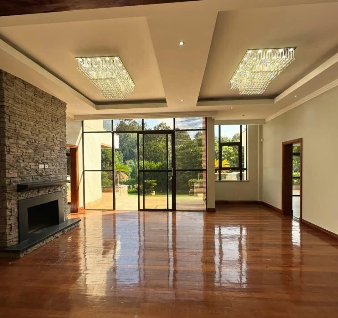 5-Ensuite Villa with Pool Access on Half-Acre – Karen