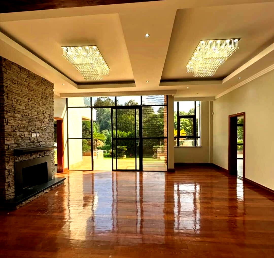 5-Ensuite Villa with Pool Access on Half-Acre – Karen