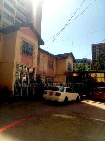 100 by 100 Plot for Sale at Parklands - Image 5