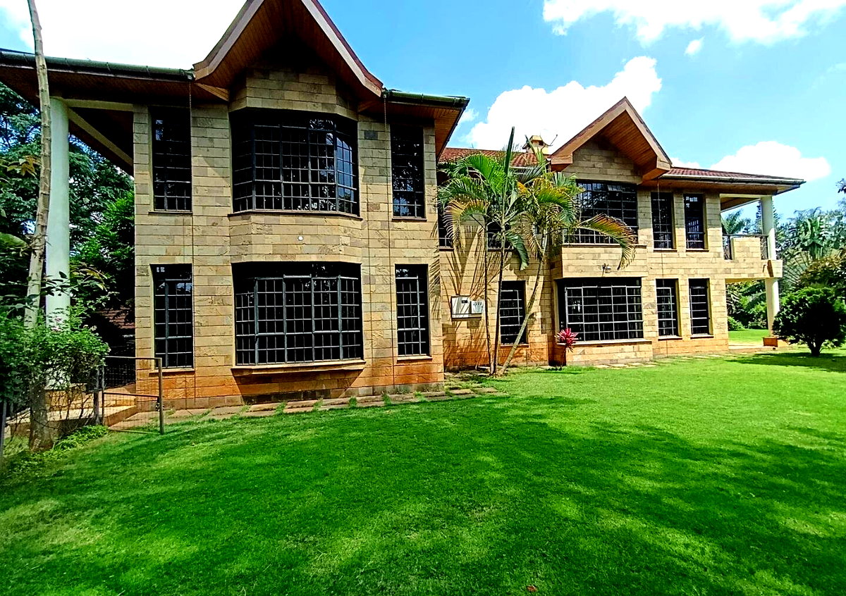 Luxury 4BR Haven with Garden