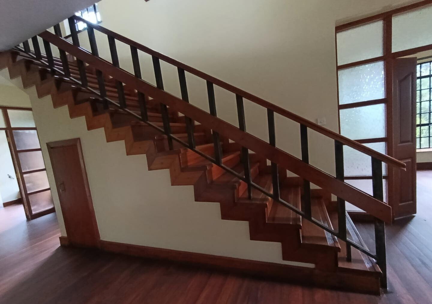 Luxury 4BR Haven with Garden