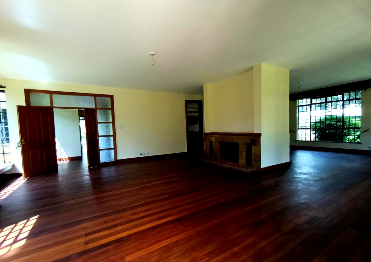 Luxury 4BR Haven with Garden