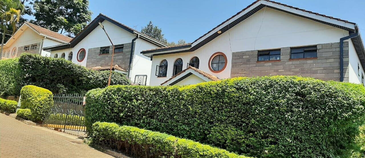 Newly Refurbished 4BR Townhouse with Private Garden - Westlands