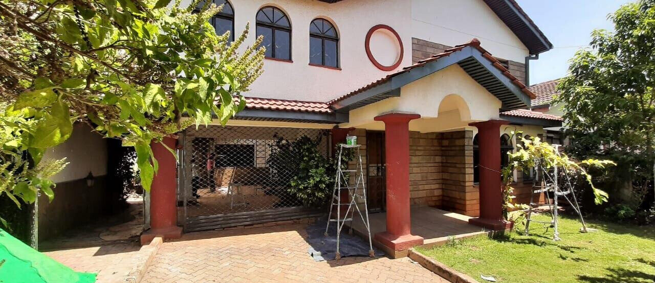 Newly Refurbished 4BR Townhouse with Private Garden - Westlands