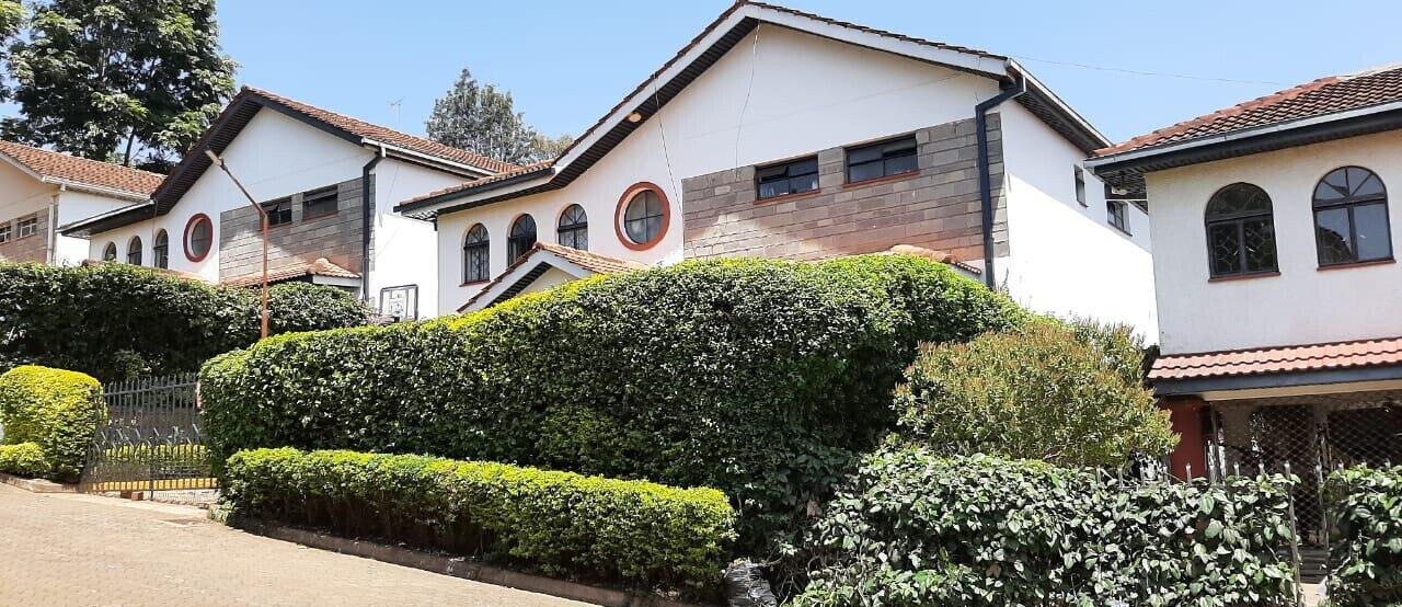 Newly Refurbished 4BR Townhouse with Private Garden - Westlands