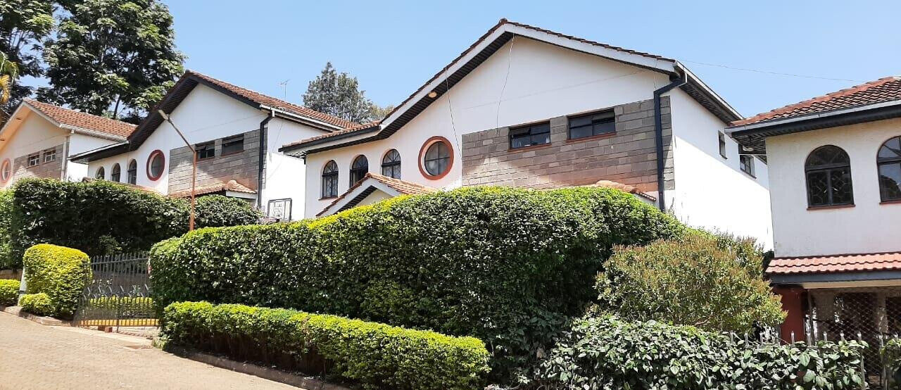 Newly Refurbished 4BR Townhouse with Private Garden - Westlands
