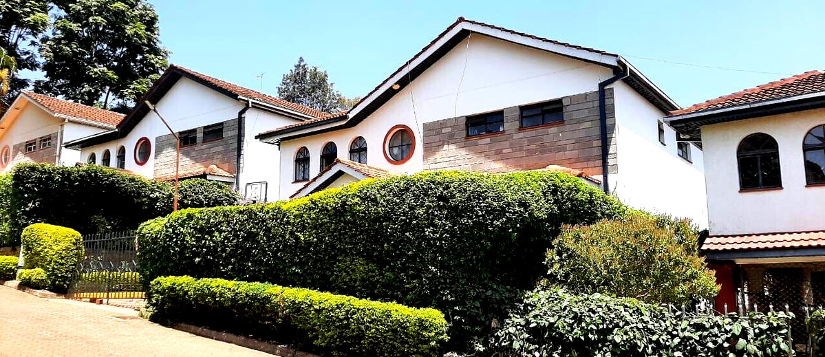 Newly Refurbished 4BR Townhouse with Private Garden - Westlands
