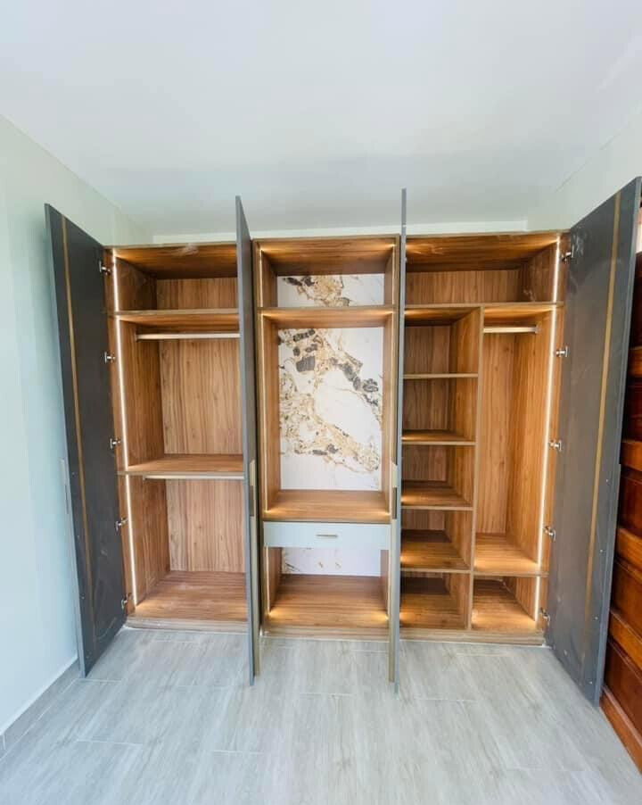 4BR Townhouse with Private Office & Roof Terrace - Kamakis