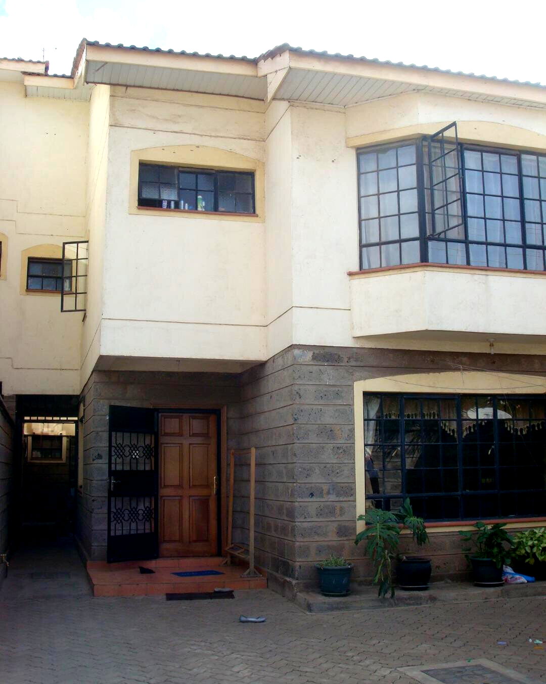 4BR Maisonette with DSQ & Fresh Redecoration - South B