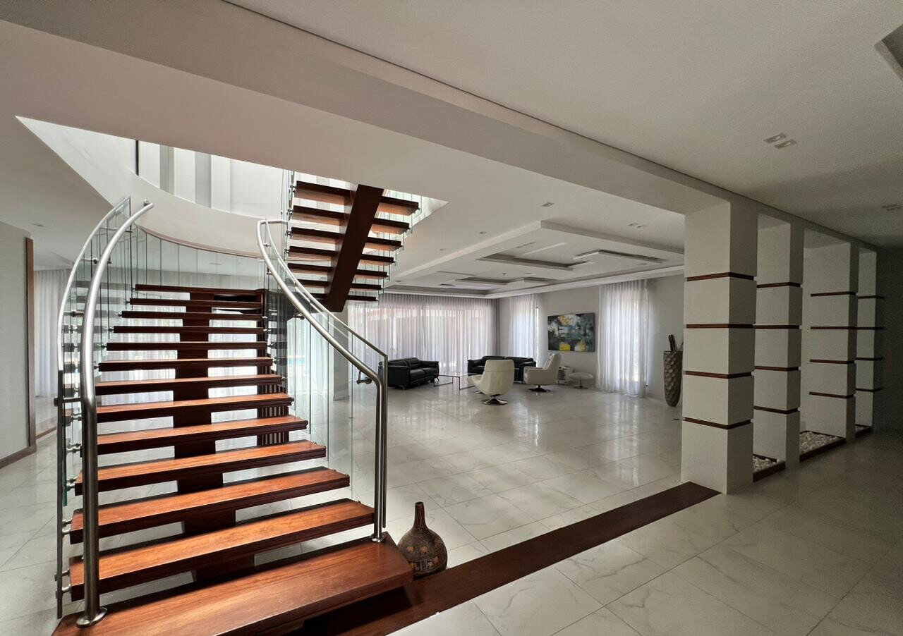 5-Ensuite Townhouse with Pool & Gazebo - Lakeview Estate