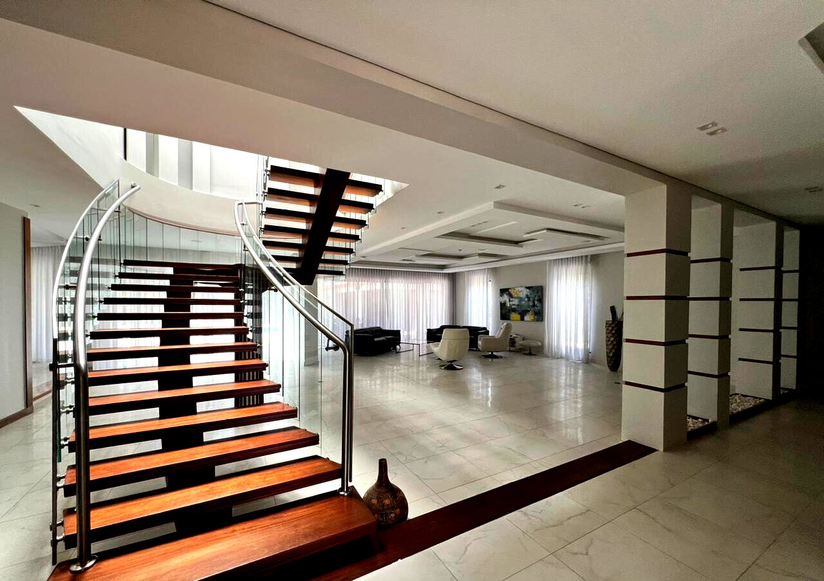 5-Ensuite Townhouse with Pool & Gazebo - Lakeview Estate