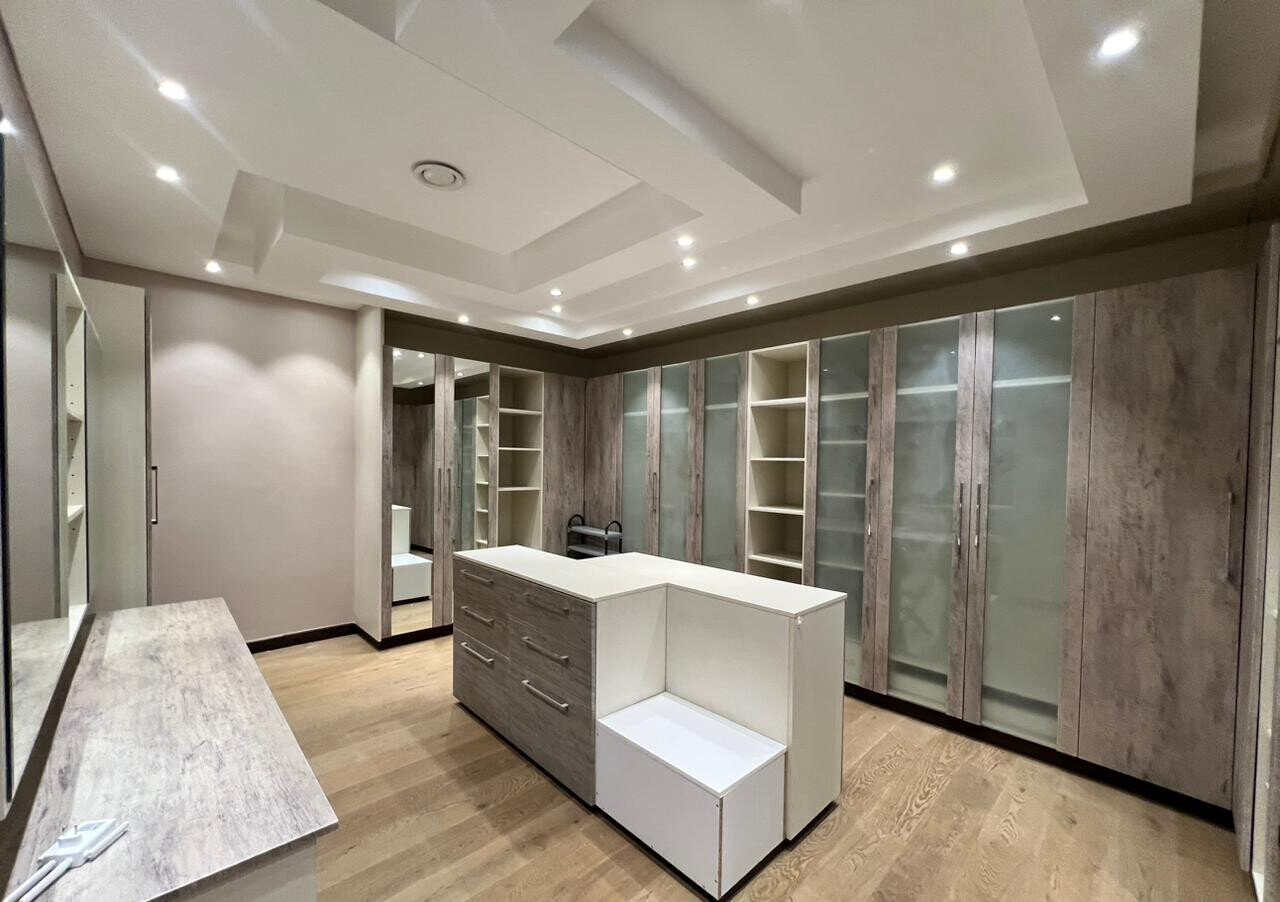 5-Ensuite Townhouse with Pool & Gazebo - Lakeview Estate