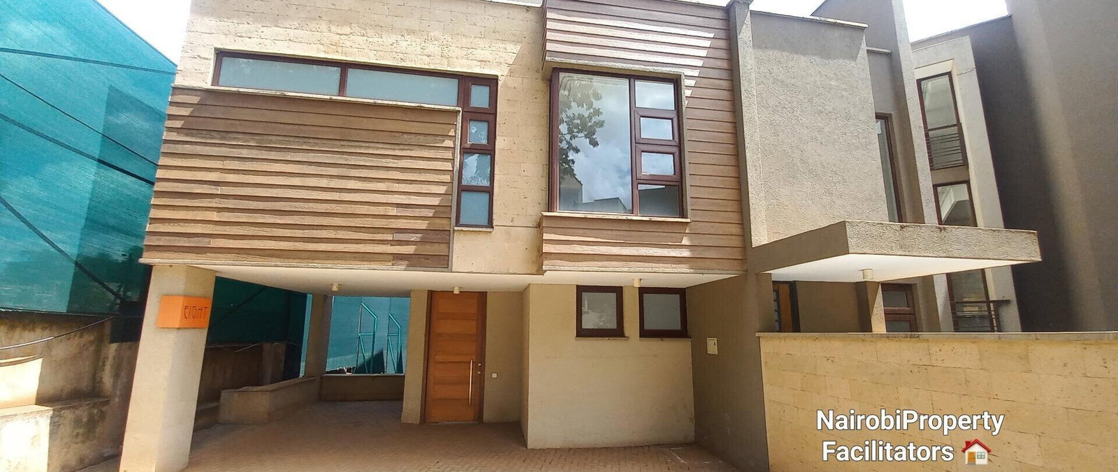 4BR Townhouse with Rooftop Views & Mature Garden - Lavington