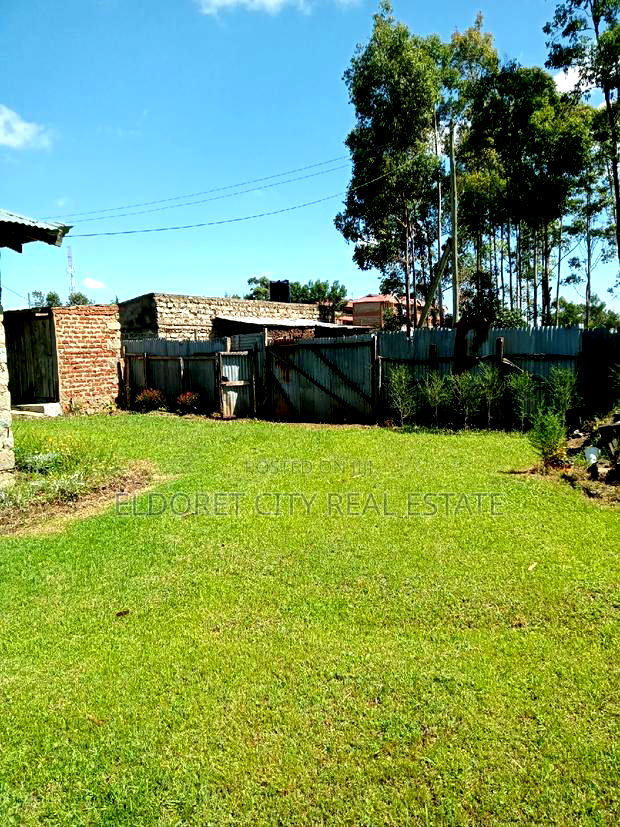 1/8 Plot Kimumu Junction Less Than 200 Metres From Tarmac