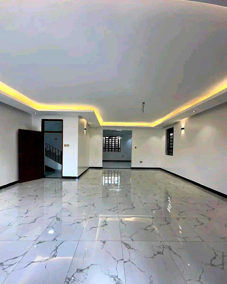 5-Bedroom All-Ensuite Townhouse with Study & Rooftop Terrace - Utawala