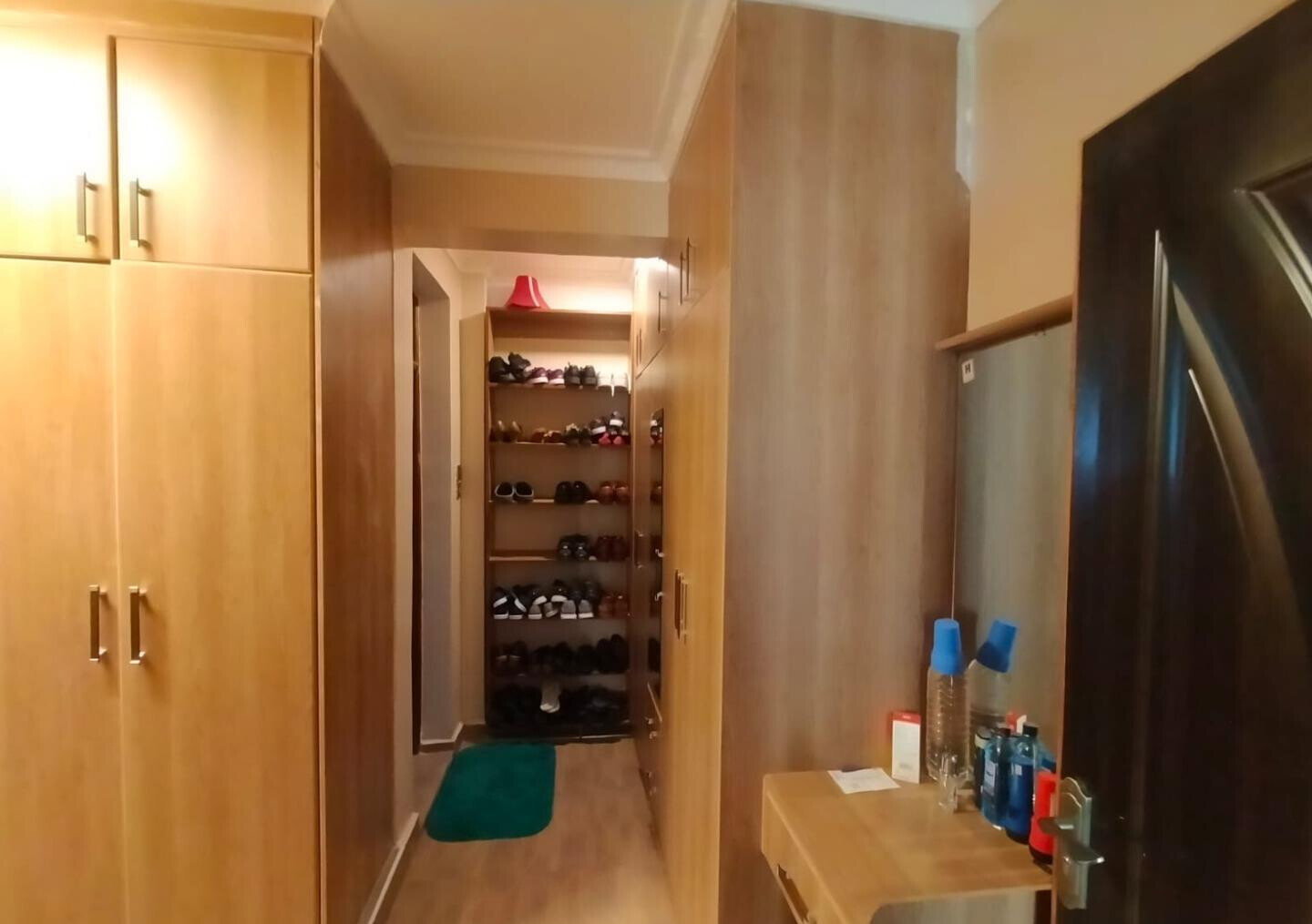 5-Ensuite Townhouse with DSQ & Sunken Lounge – Kerarapon Karen