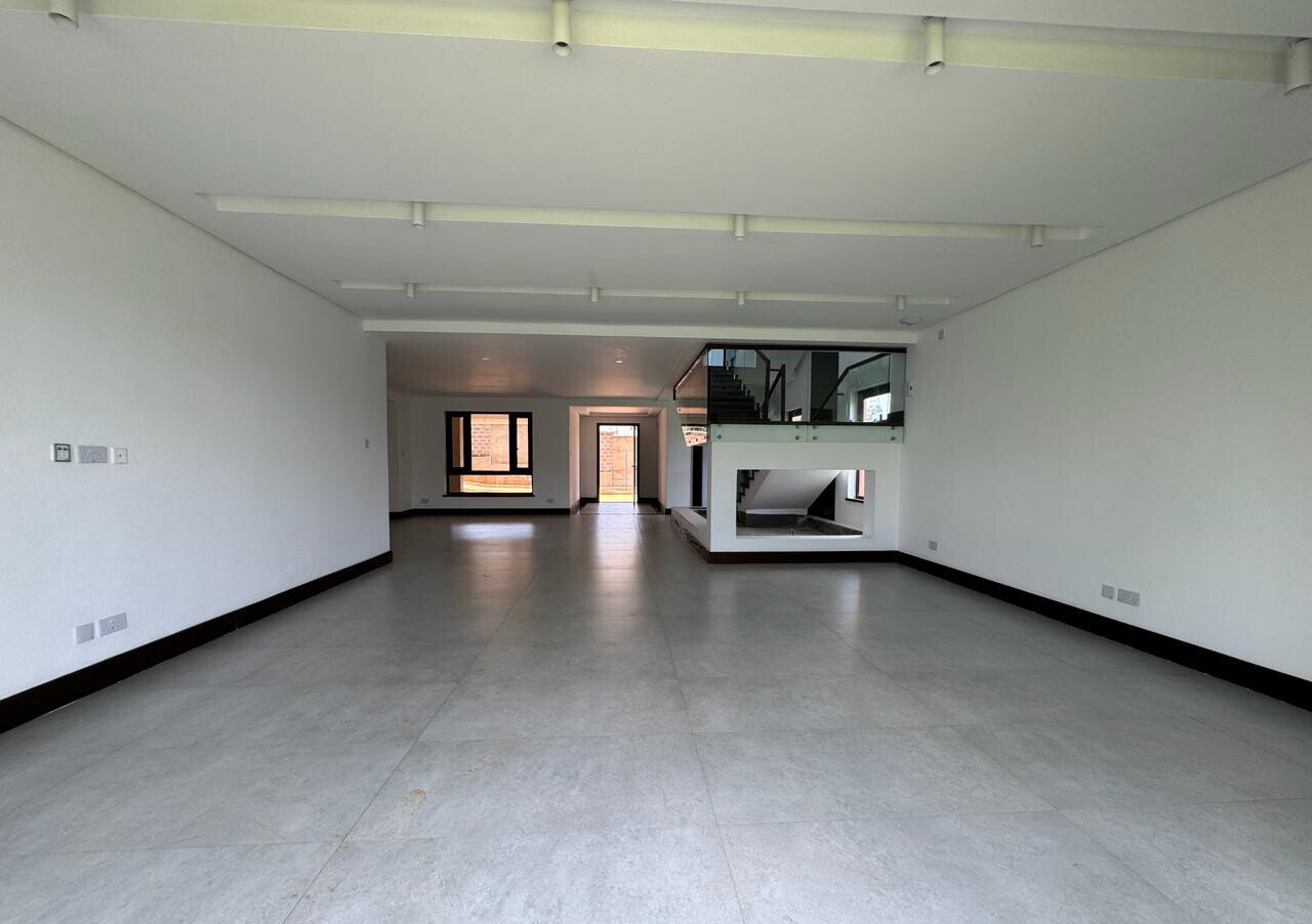 5 En-Suite Villa with Private Lift & DSQ - Kitisuru
