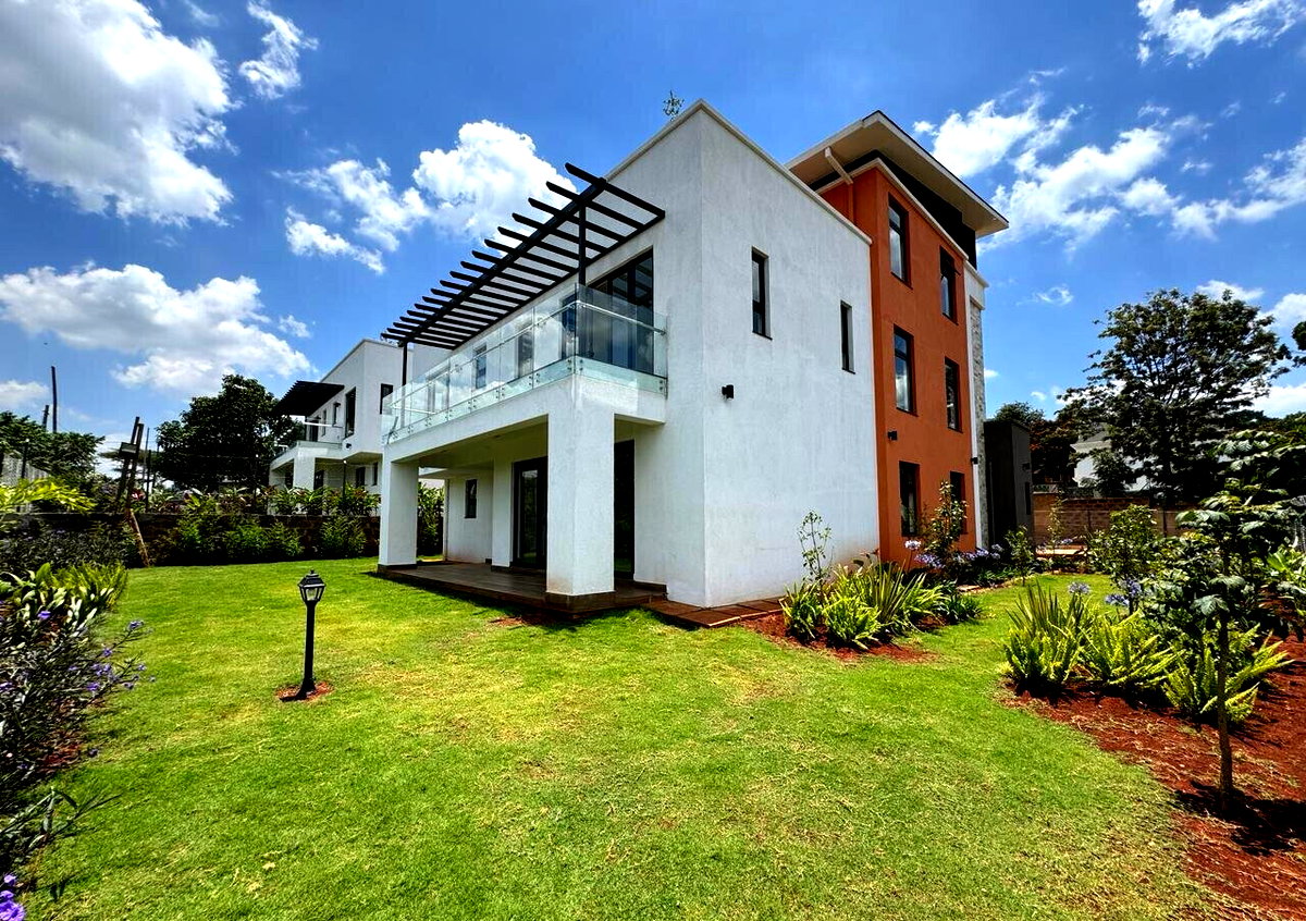 5 En-Suite Villa with Private Lift & DSQ - Kitisuru