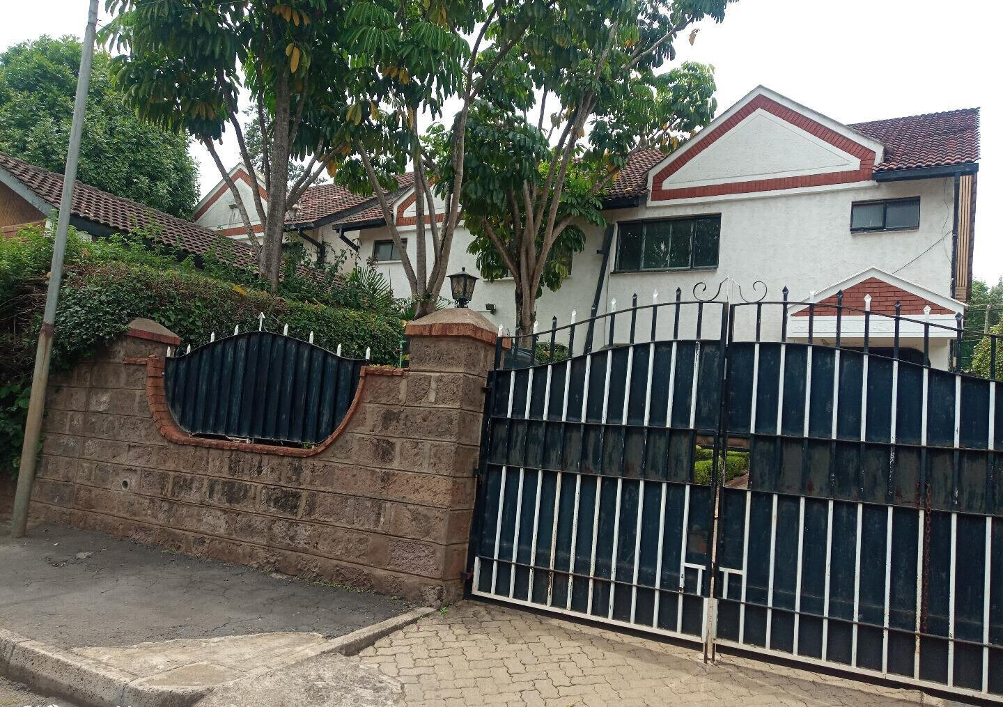 4BR Townhouse with DSQ & Power Backup - Kileleshwa