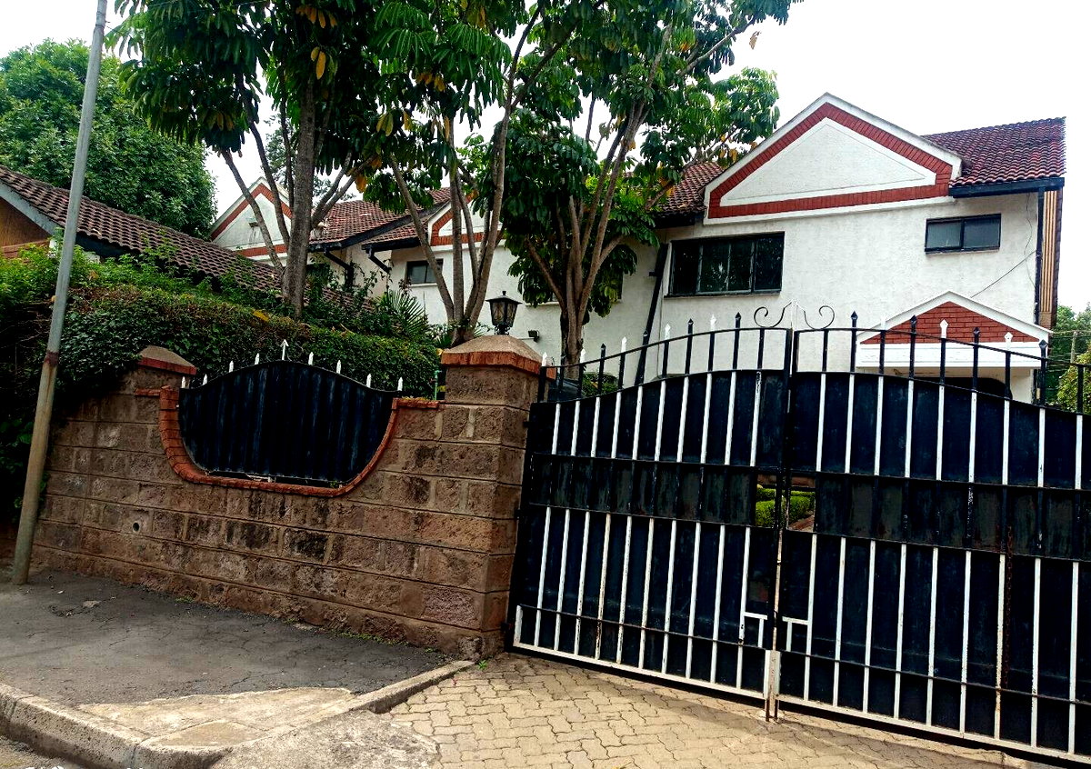 4BR Townhouse with DSQ & Power Backup - Kileleshwa