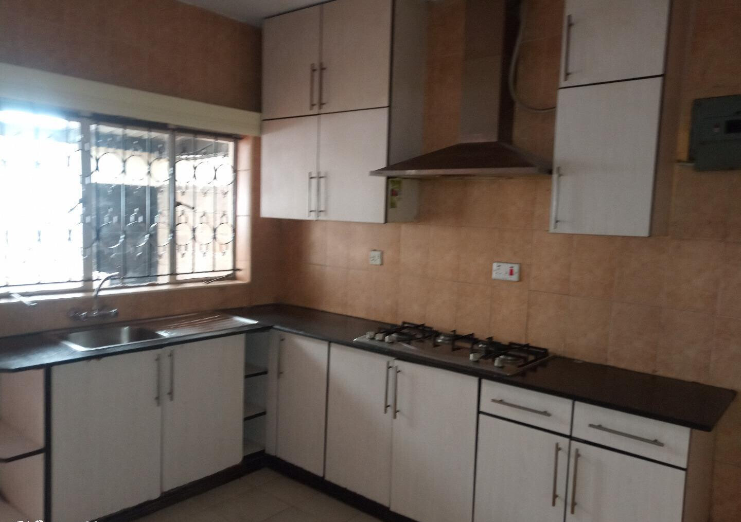 4BR Townhouse with DSQ & Power Backup - Kileleshwa