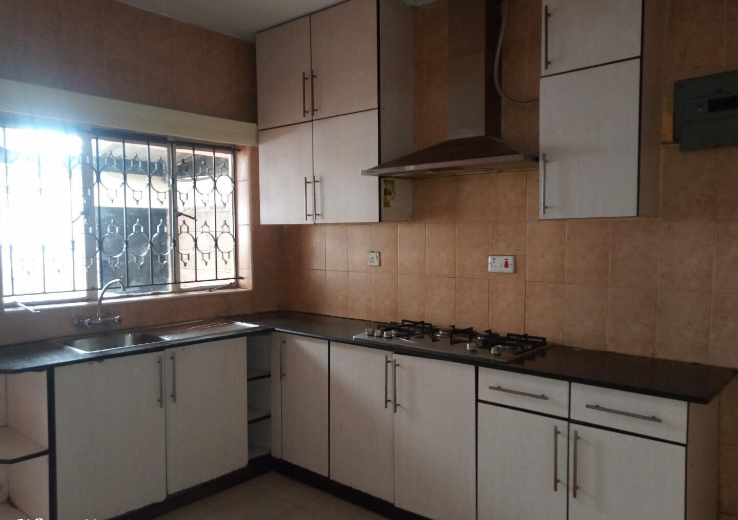 4BR Townhouse with DSQ & Power Backup - Kileleshwa