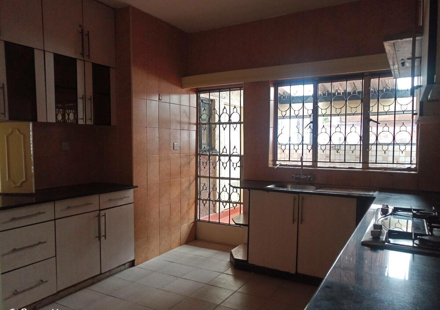 4BR Townhouse with DSQ & Power Backup - Kileleshwa