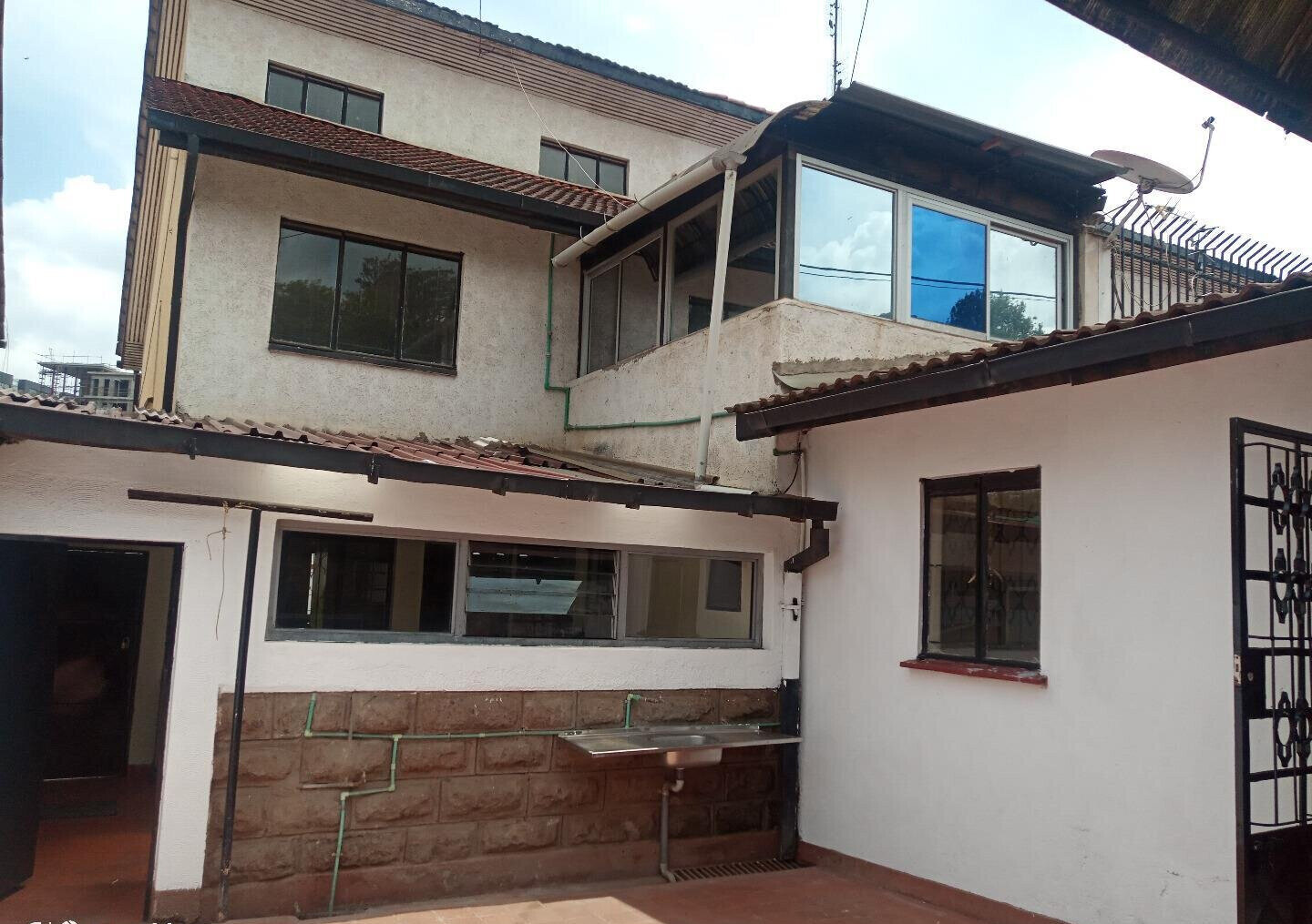 4BR Townhouse with DSQ & Power Backup - Kileleshwa