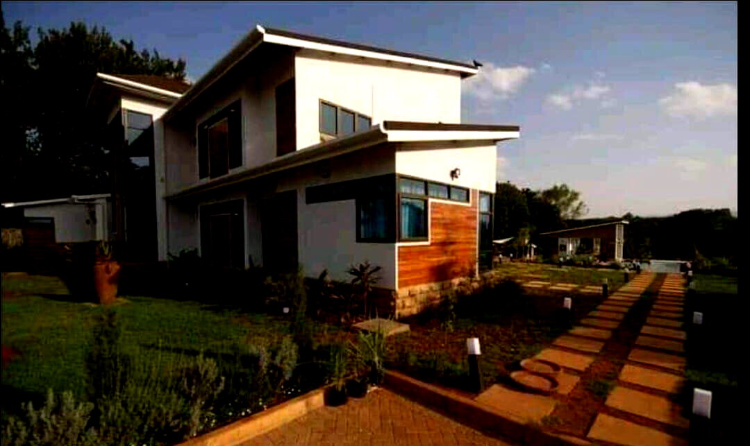 Distress Sale: 4-Ensuite Townhouse on 1 Acre with Pool & Sauna – Karen
