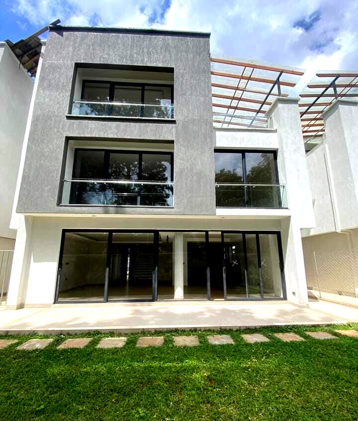 4-Ensuite Townhouse with DSQ in 8-Home Gated Court - Lavington