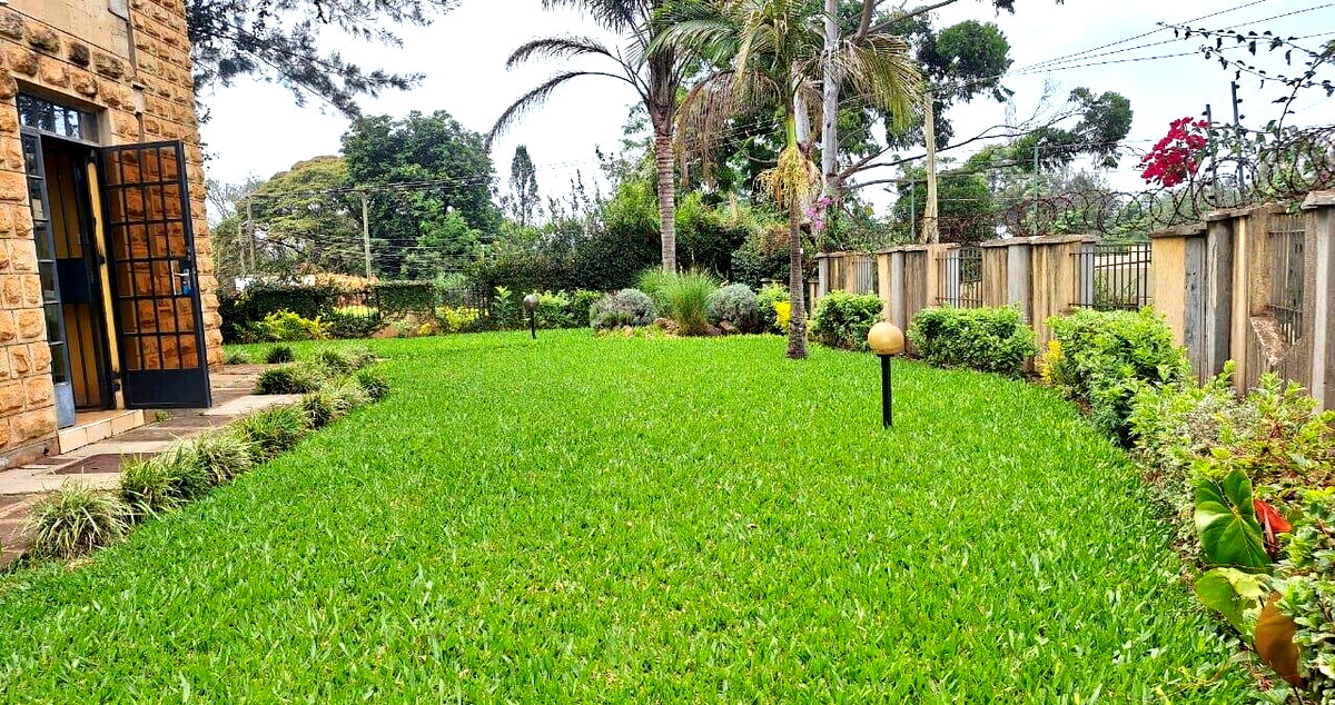 5-Ensuite Townhouse with Fireplace & Private Garden - Lavington