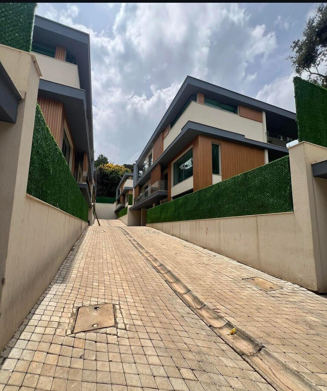 5-Ensuite Townhouse with Jacuzzi & DSQ in Lavington