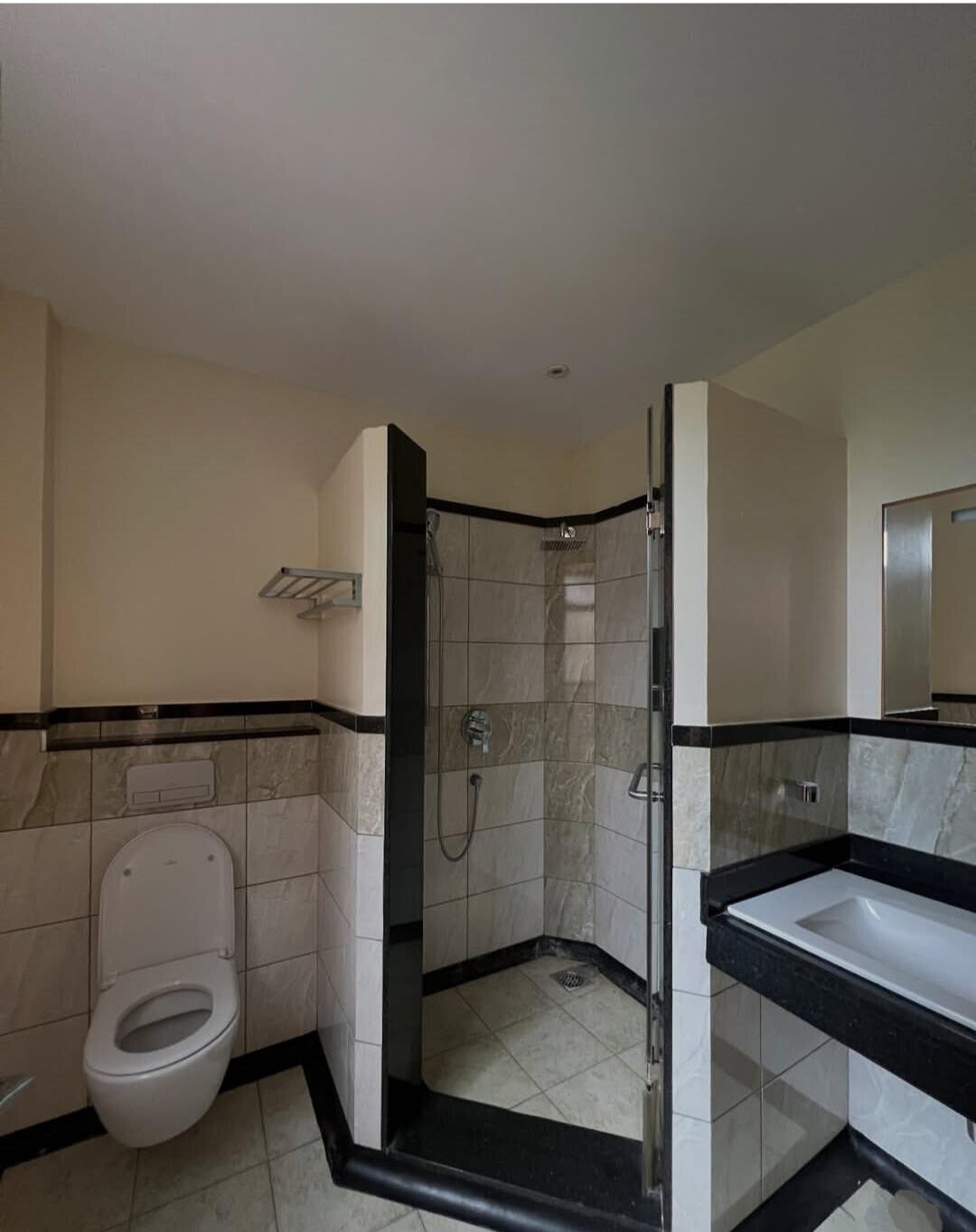 5-Ensuite Townhouse with Rooftop Terrace & DSQ - Lavington