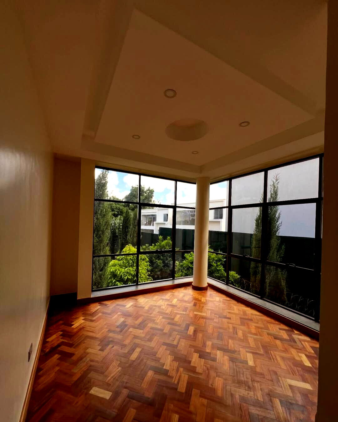 5-Ensuite Townhouse with Rooftop Terrace & DSQ - Lavington
