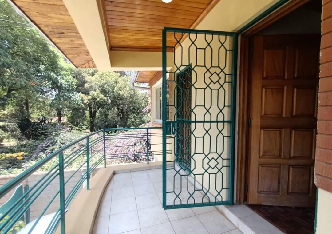 4-Ensuite Townhouse with Pantry & Balcony - Lavington